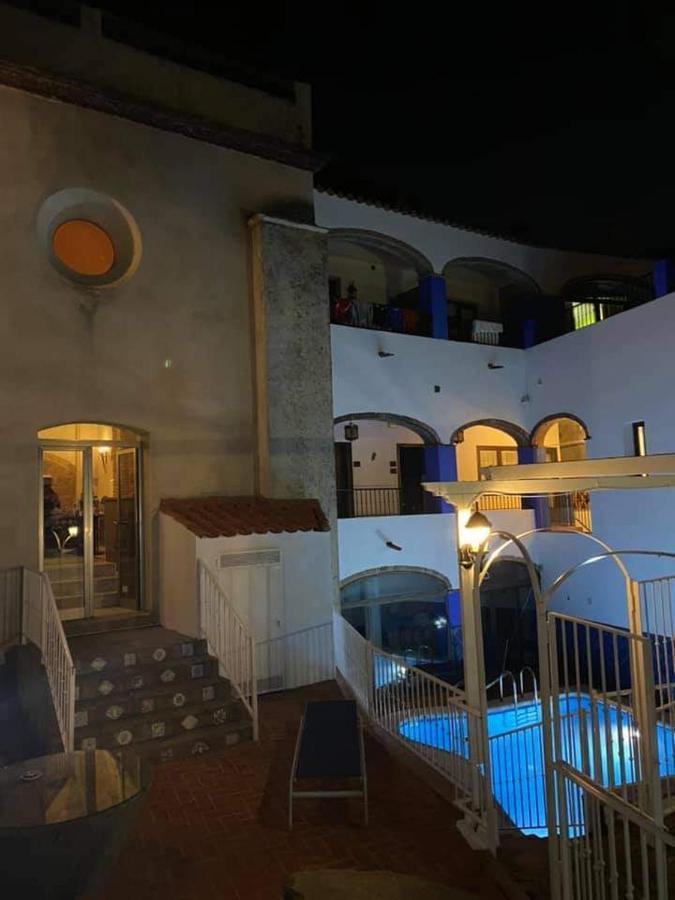 Hotel Rural La Posada De Las Cigueenas Jerez De Los Caballeros Exteriér fotografie
