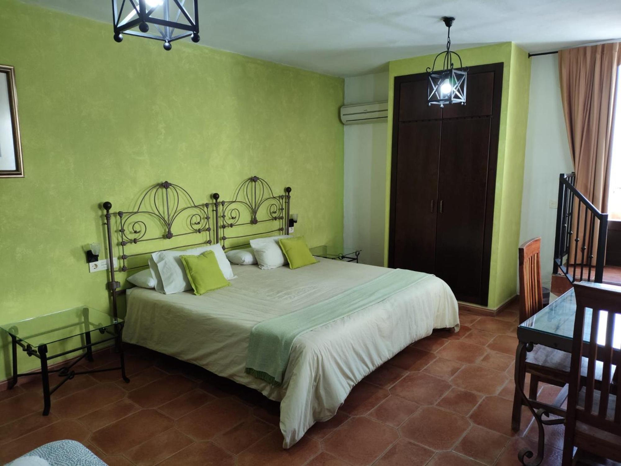 Hotel Rural La Posada De Las Cigueenas Jerez De Los Caballeros Exteriér fotografie